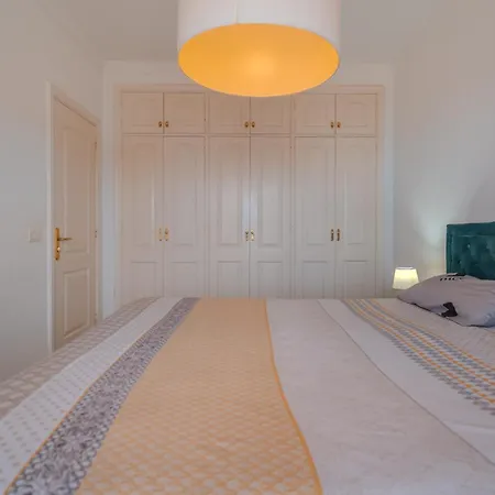 Zomero, Seaview & Wifi & Pool * 德尔锡伦西奥海岸