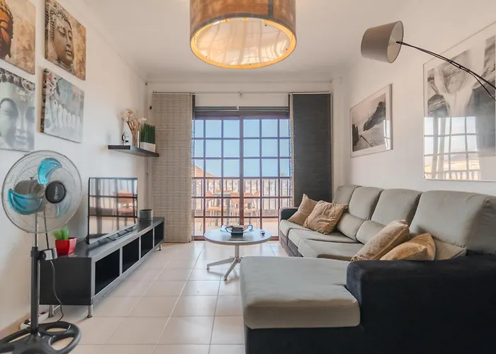 Zomero, Seaview & Wifi & Pool *