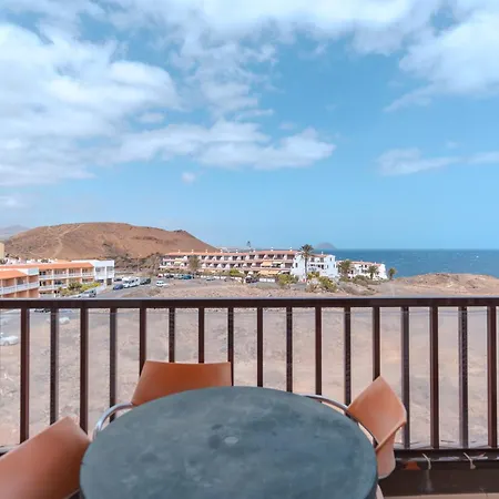 Zomero, Seaview & Wifi & Pool Appartement *