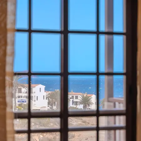 Apartamento Zomero, Seaview & Wifi & Pool Costa del Silencio