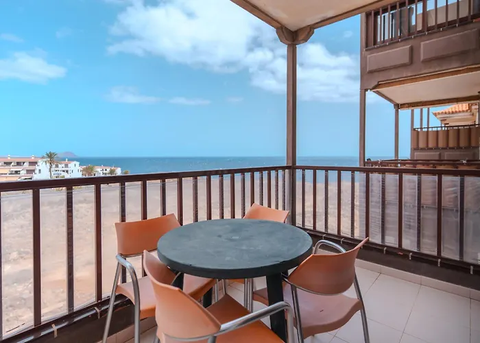 Zomero, Seaview & Wifi & Pool Apartamento