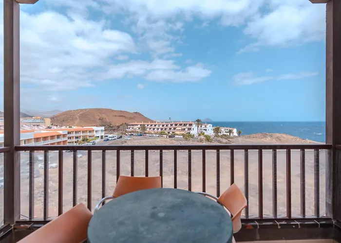 Zomero, Seaview & Wifi & Pool Apartamento *