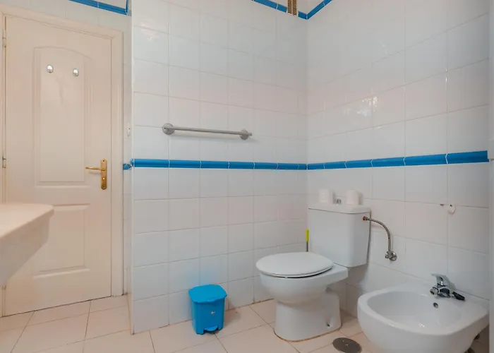 Zomero, Seaview & Wifi & Pool