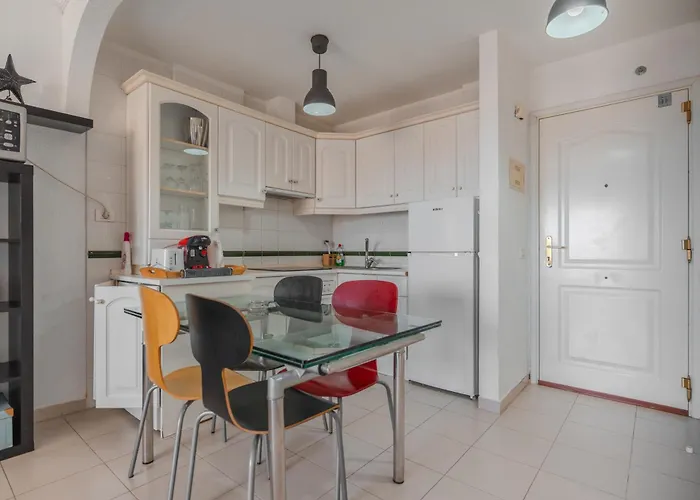 Zomero, Seaview & Wifi & Pool Apartman *