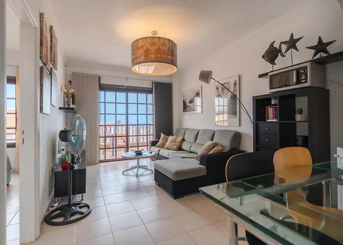 Zomero, Seaview & Wifi & Pool Apartamento