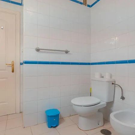 Zomero, Seaview & Wifi & Pool